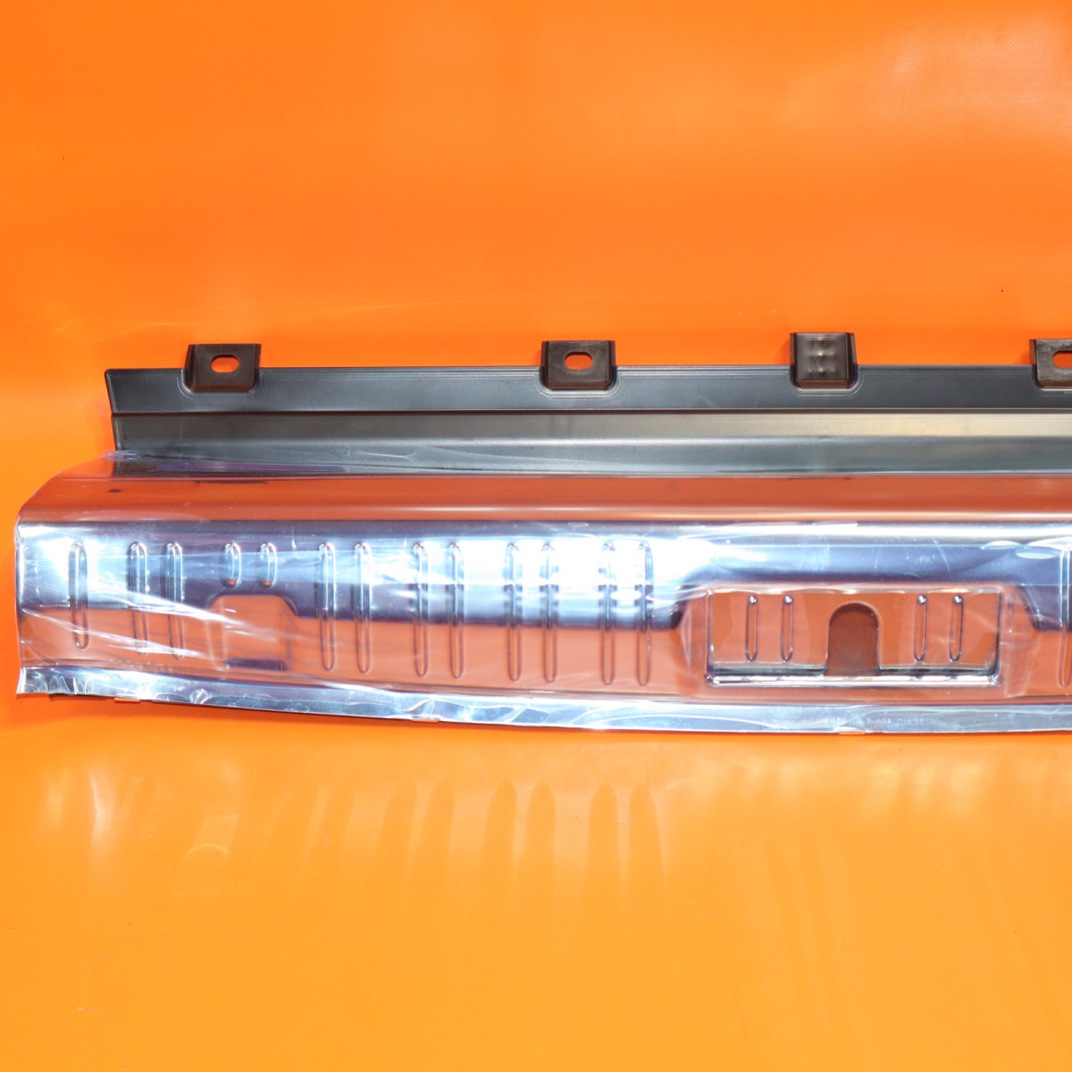 Rolls-Royce Ghost 2010-2014 Rocker molding P/N 51477228752