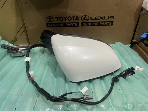 2022-2023 Lexus LX600 Passenger Side Mirror ,W/Camera /Blind Spot , OEM Used