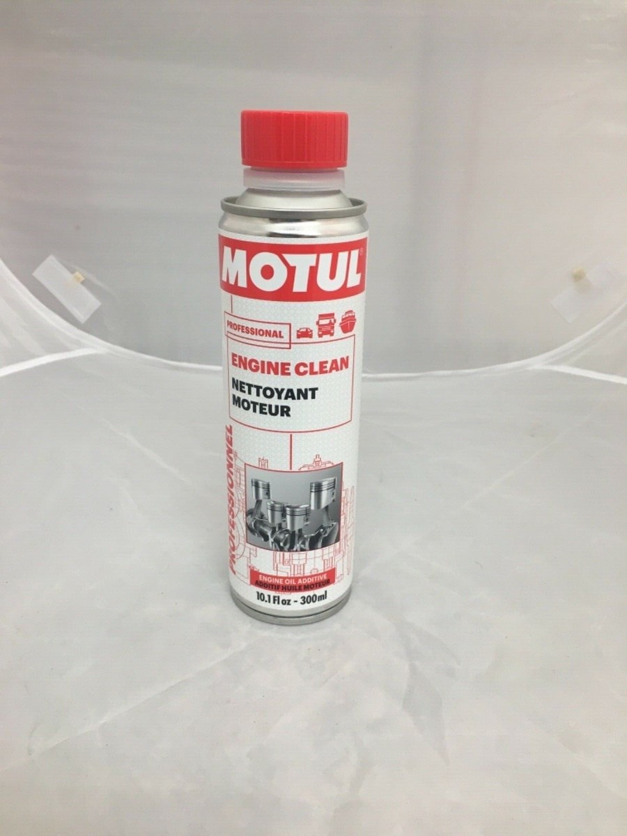 MOTUL ENGINE CLEAN AUTO gasoline or diesel Helps decrease oil and 