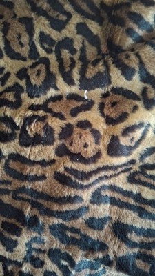 Plüsch im Jaguar-Design - Muster 1 m x 160 cm + große Restestücke - Schnäppchen