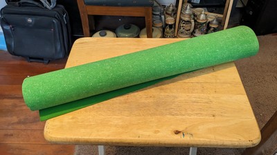 MANDUKA eKO Superlite Yoga Mat for Travel -  71'' x 24''  1.5 Mm Leaf Green