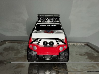 Road Rippers Heavy Duty Rush & Rescue Ambulance Lights Sounds and Moves 2012