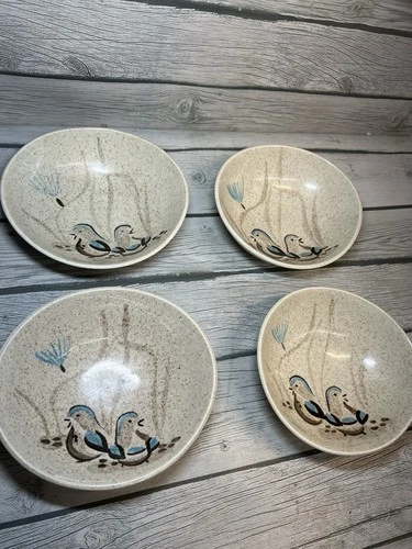 Red Wing Pottery Bird Harvest Bowls Set Of 4 Bowls Rare! Cottage Cabin Core
