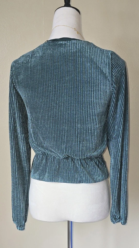 NWT MINKPINK Kendra Knot Twist Front Top Size M Soft Emerald Green, Casual Chic  - Image 4 of 4
