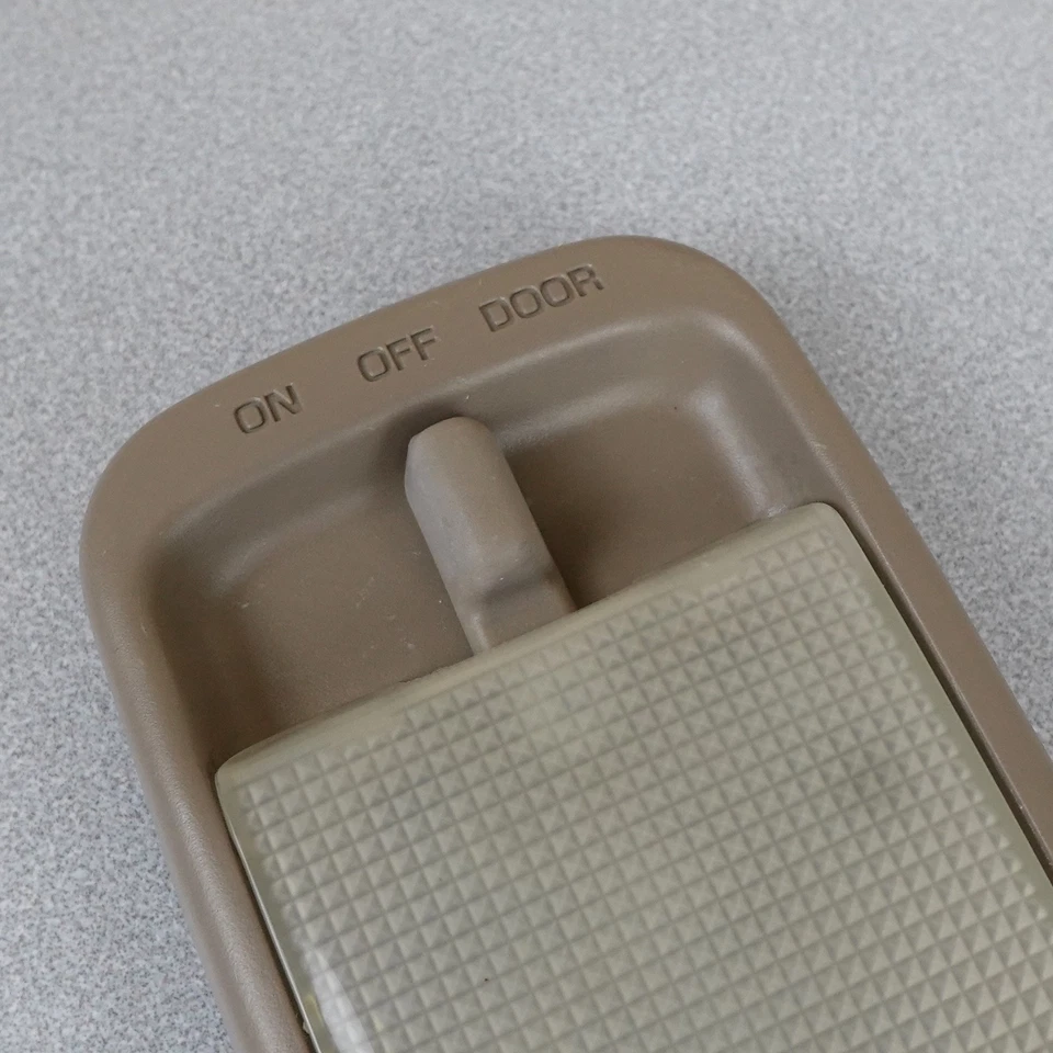 Toyota Tacoma SR5 1995-2000 4Runner beige tostado domo luz OEM Foto 2 de 4