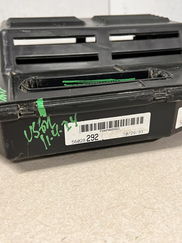 Jeep Wrangler YJ 1994 4,0 ECU automático módulo de control del motor ECM 56028292 Foto 3 de 4