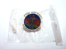 Vintage Kiwanis 1989 Rose Float California Nevada Hawaii District Lapel Pin G3