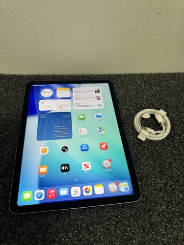 Apple iPad Air 4th Gen. 64GB, Wi-Fi, 10.9" - Space Gray A2316 - GRADE C