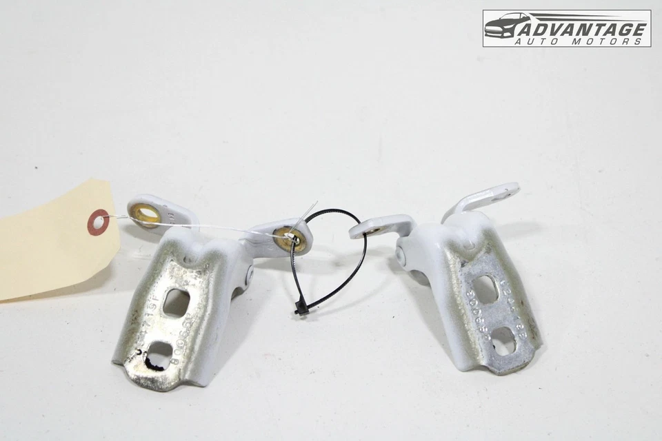 2016-2025 CHEVROLET MALIBU FRONT LEFT SIDE UPPER & LOWER DOOR HINGE SET OF 2 OEM - Image 3 of 4