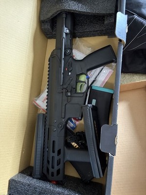 KWA Original: Eve-4 AEG Variable With 4 Total KWA Mags