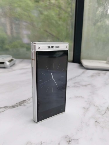 Samsung W2018 Android 4G 256GB Super AMOLED 4.2” Clamshell Phone - 第 1/15 張圖片