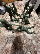 Vintage Tim-Mee Toys Green Plastic Lot of 7 Soldier Army Men /