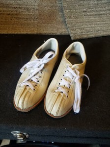 CELEBRITY Kid's Bowling Shoes Hipster  Beige Leather Children's Size 6A