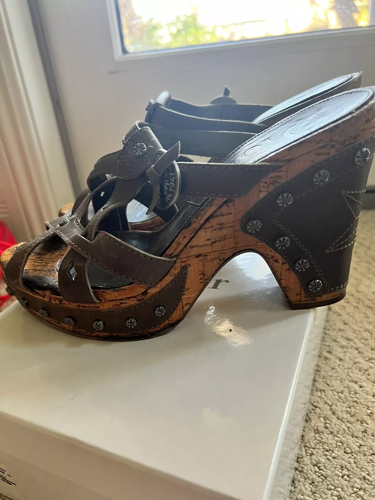 Sandales gaucho en cuir d'olive Christian Dior 39 accents liège pièce 1947