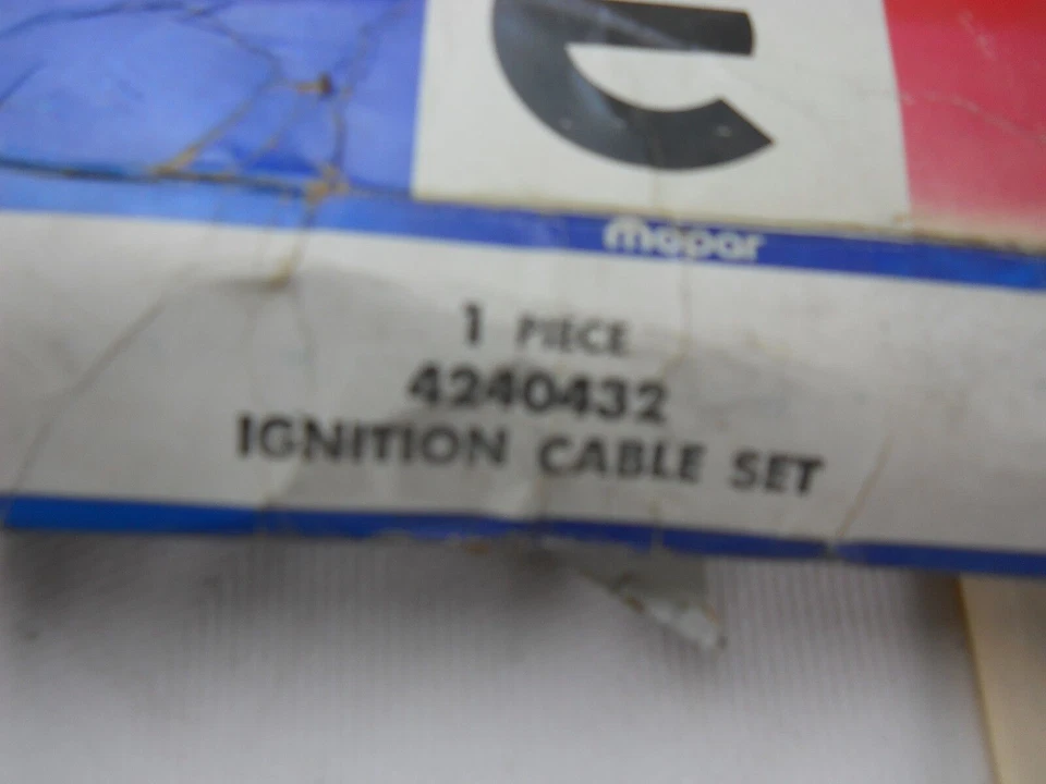 JUEGO DE CABLES ENCHUFABLES DODGE CHRYSLER PLYMOUTH MOPAR 4240432 NOS 4 CICLOS Foto 4 de 4