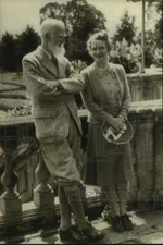 Press Photo Playwright George Bernard Shaw with Lady Astor - sap58007