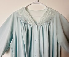 Shadowline Womens Large Robe Button Down Blue Lace Trim Embroidered Roses Vtg