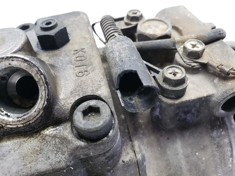 BMW 323i 1999 2000 compresor de aire acondicionado 64528379924 Foto 4 de 4