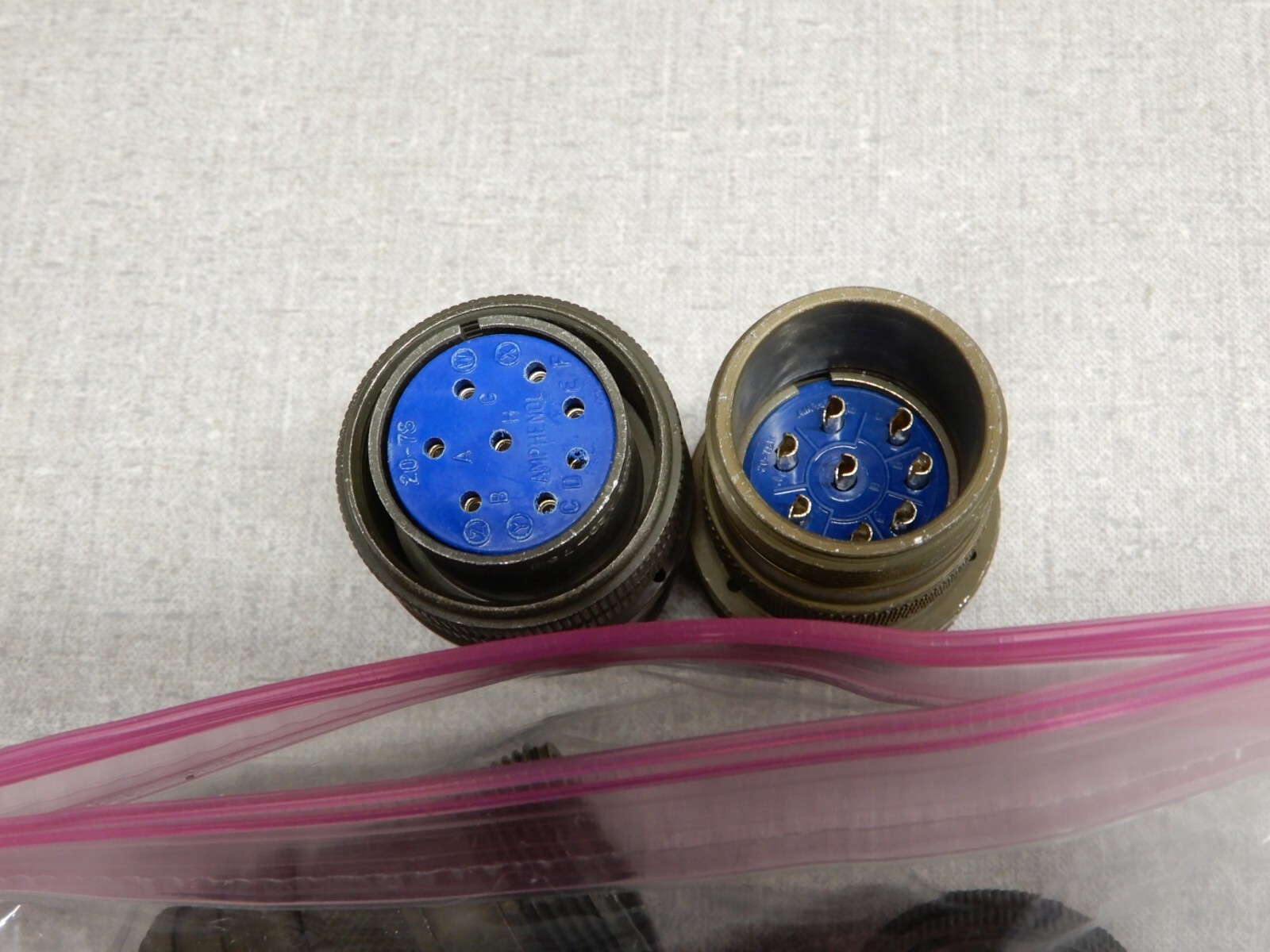 Connecteur AMPHENOL MS3106A20-17S Neuf - 1 Pièce | Pour équipements électriques Et Industriels