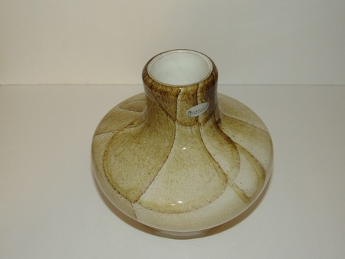 Fenton International Golden Sand Glassware Vase - Picture 3 of 6