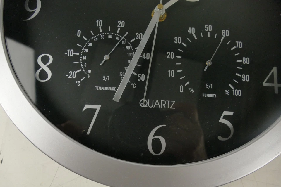 Helvetia Versicherungen Wanduhr Weterstation Werbung Quartz L-2204 - Bild 4 von 4