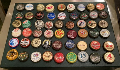 LOT 54 BOTTLE CAPS SODA BEER MELLO YELLO KIRIN SAM ADAMS COKE MILLER BUD BASS +