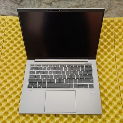 Hp Zbook Firefly 14'' g10 Laptop AMD Ryzen 7640hs  Broken Lcd Repairable