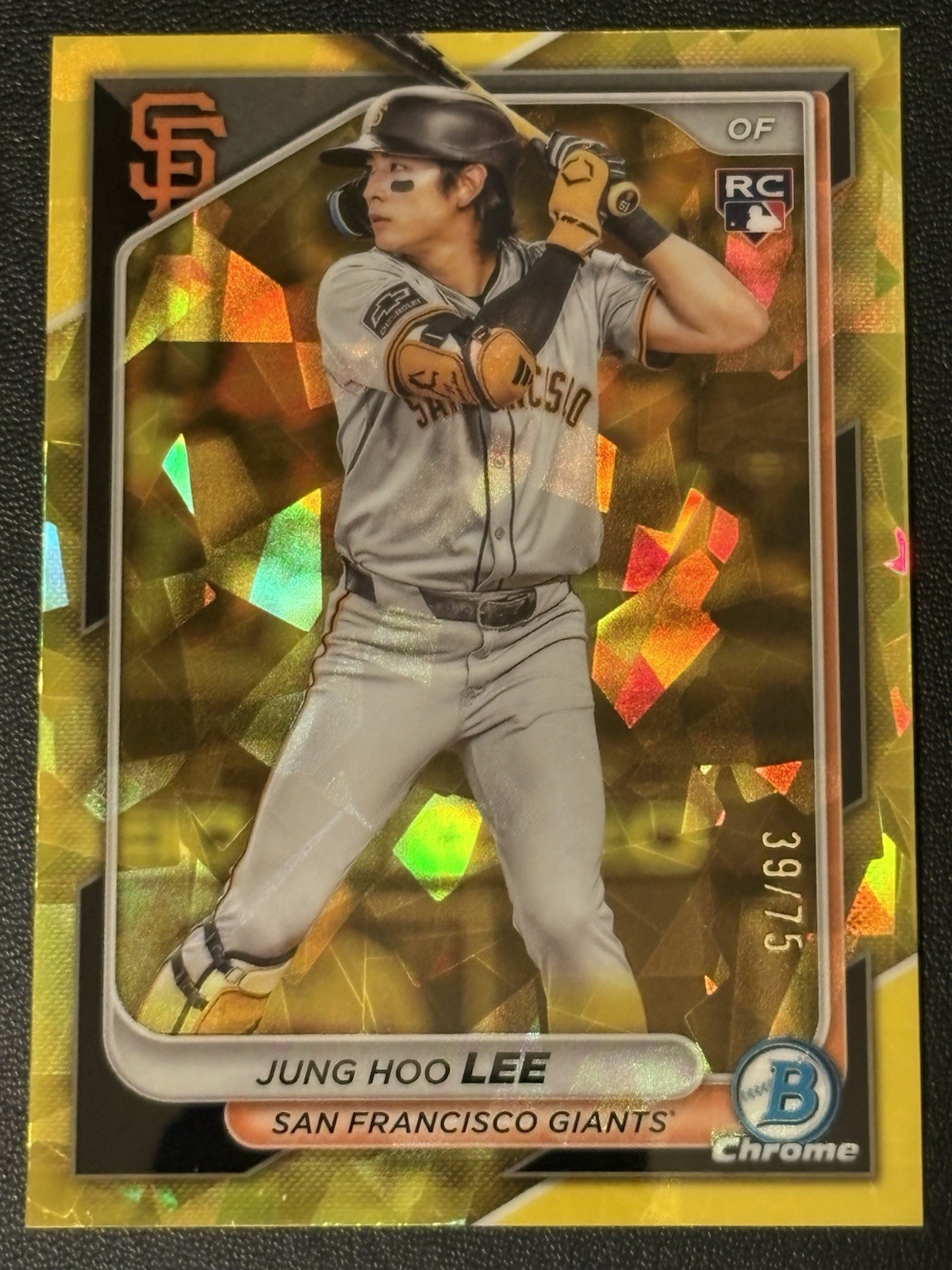 Jung Hoo Lee 2024 Bowman Chrome Sapphire #67 Yellow Rookie RC /75 Giants