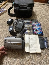 Sony Handycam CCD-TRV52 8mm Video Camera Case Tapes Remote Handy Can Vision VTG