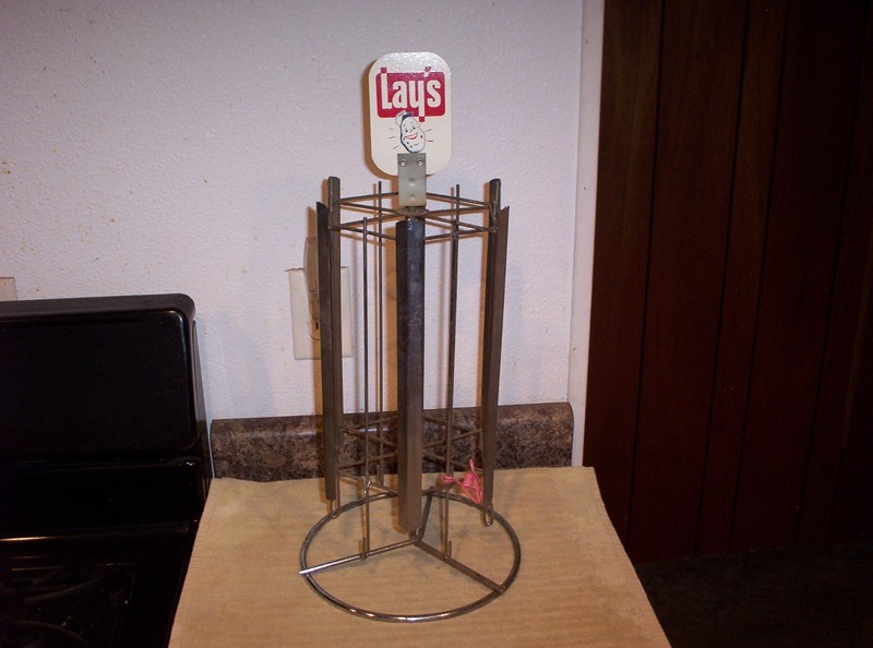 VINTAGE " LAYS POTATO CHIPS " METAL STORE COUNTER ROTATING DISPLAY RACK