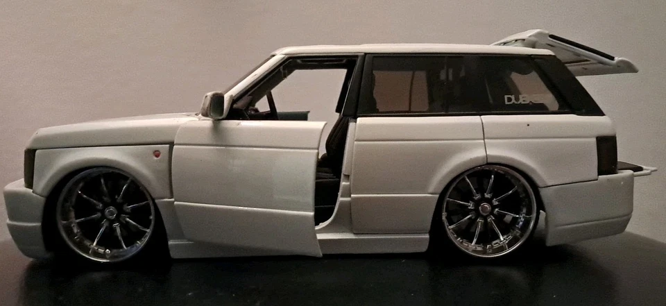 JADA Toys 2005 White Range Land Rover # 90226 Euro-Spec Dub City escala 1:24 Foto 2 de 4