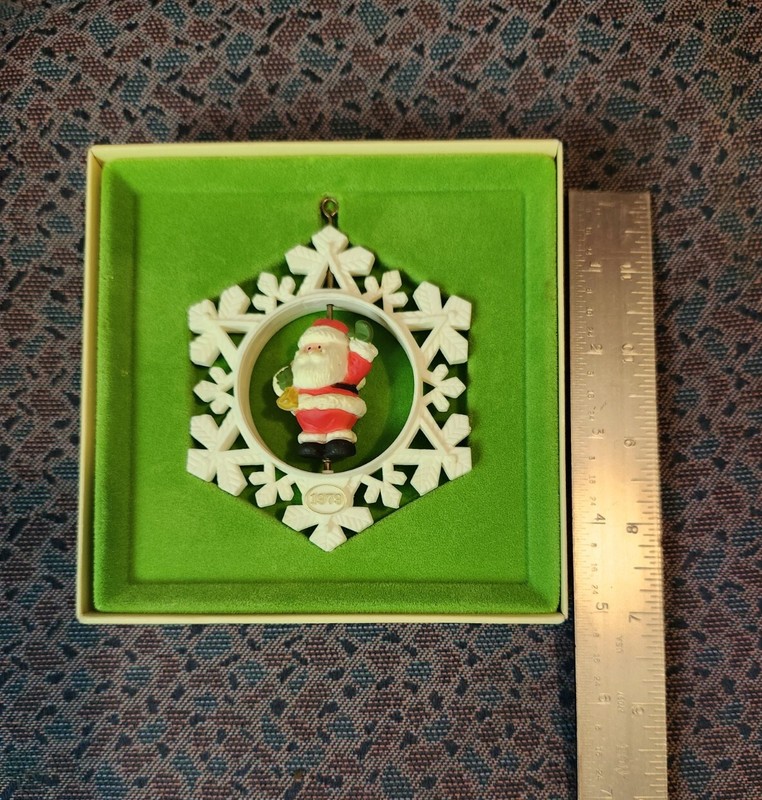 Hallmark Tree Trimmer 1979 Santa, Snowflake Twirl Abouts, Ornament IN BOX