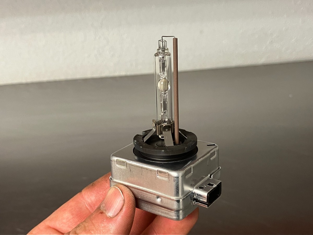 PHILIPS D1S XENON HID LIGHT BULB 9285 141 294 GENUINE HEADLIGHT