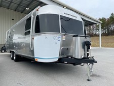 2024 Airstream Flying Cloud 27FBQ
