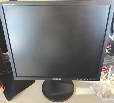  Samsung computer monitor 19'' SyncMaster 940Be