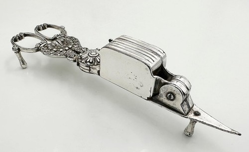 GEORGIAN WARRANTED SNUFFER SCISSORS CLOSE PLATED HARWOOD 'THE SPRINGS' - Picture 3 of 9