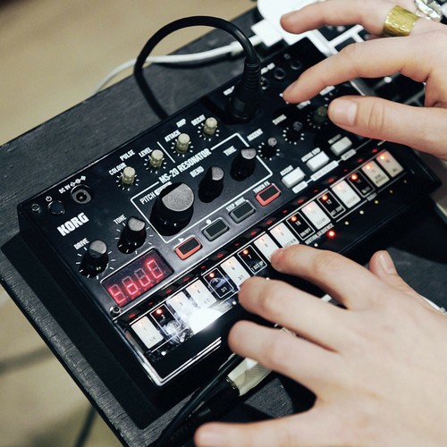 KORG Volca Kick Analog Bass Generator Drum Machine Synth Filter Step Sequencer - Picture 6 of 6