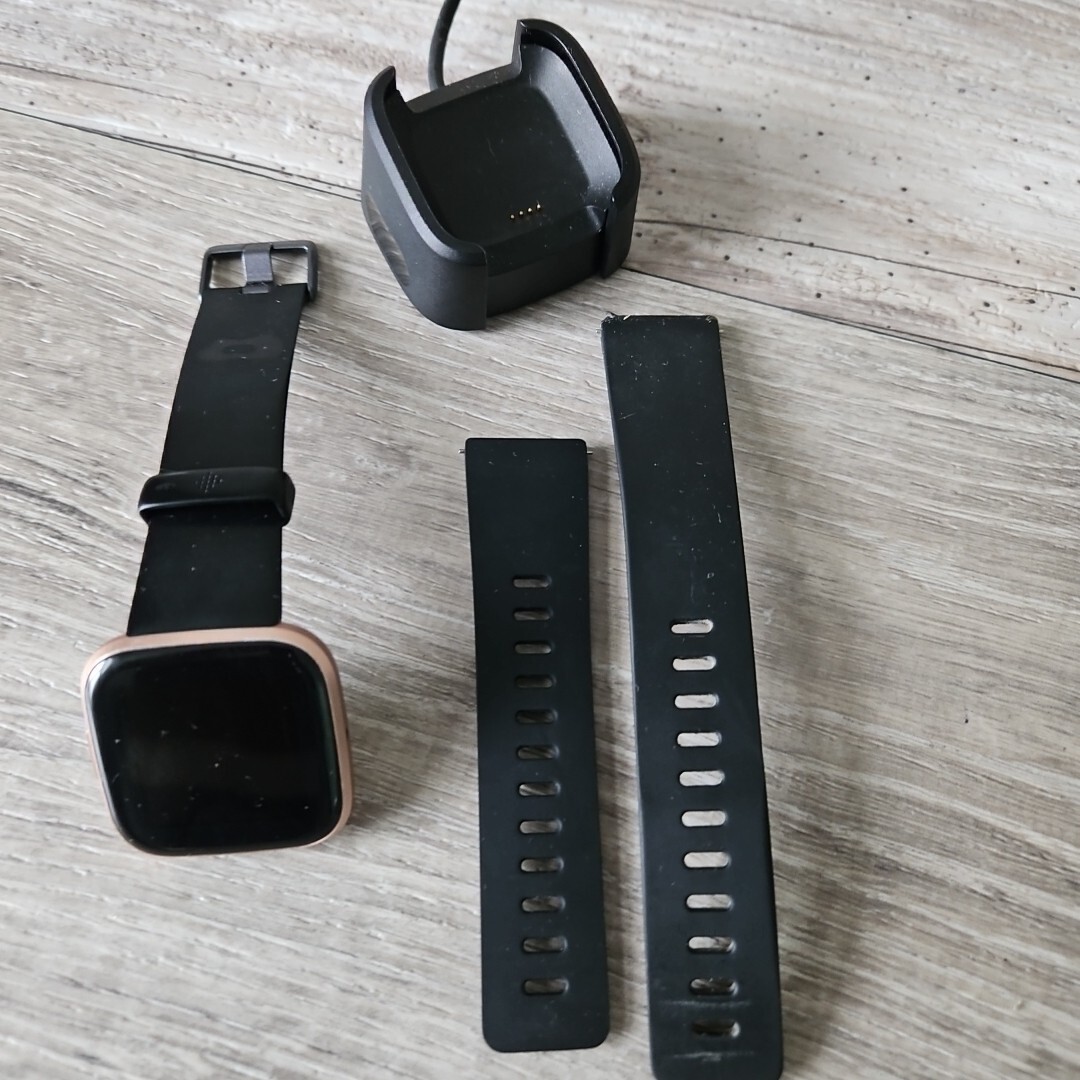 Fitbit Versa ブラック Fitbit Versa 4: GPS Fitness Tracker, 24/7 Heart Rate, Sleep