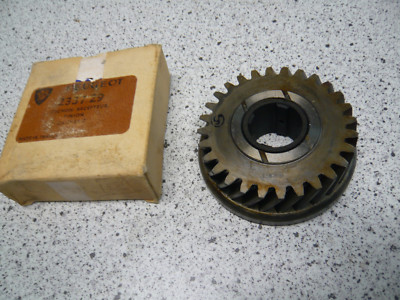 	Peugeot 304+305  Pignon de 28 dents de 2eme diametre. 2337.29