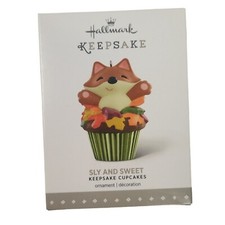 2015-2016 Hallmark Sly and Sweet Keepsake Cupcake 2 adornos IOB QHA1037