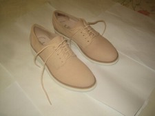 Ladies shoes ‘ Clarks ‘ – dusky pink– size 3 – good condition