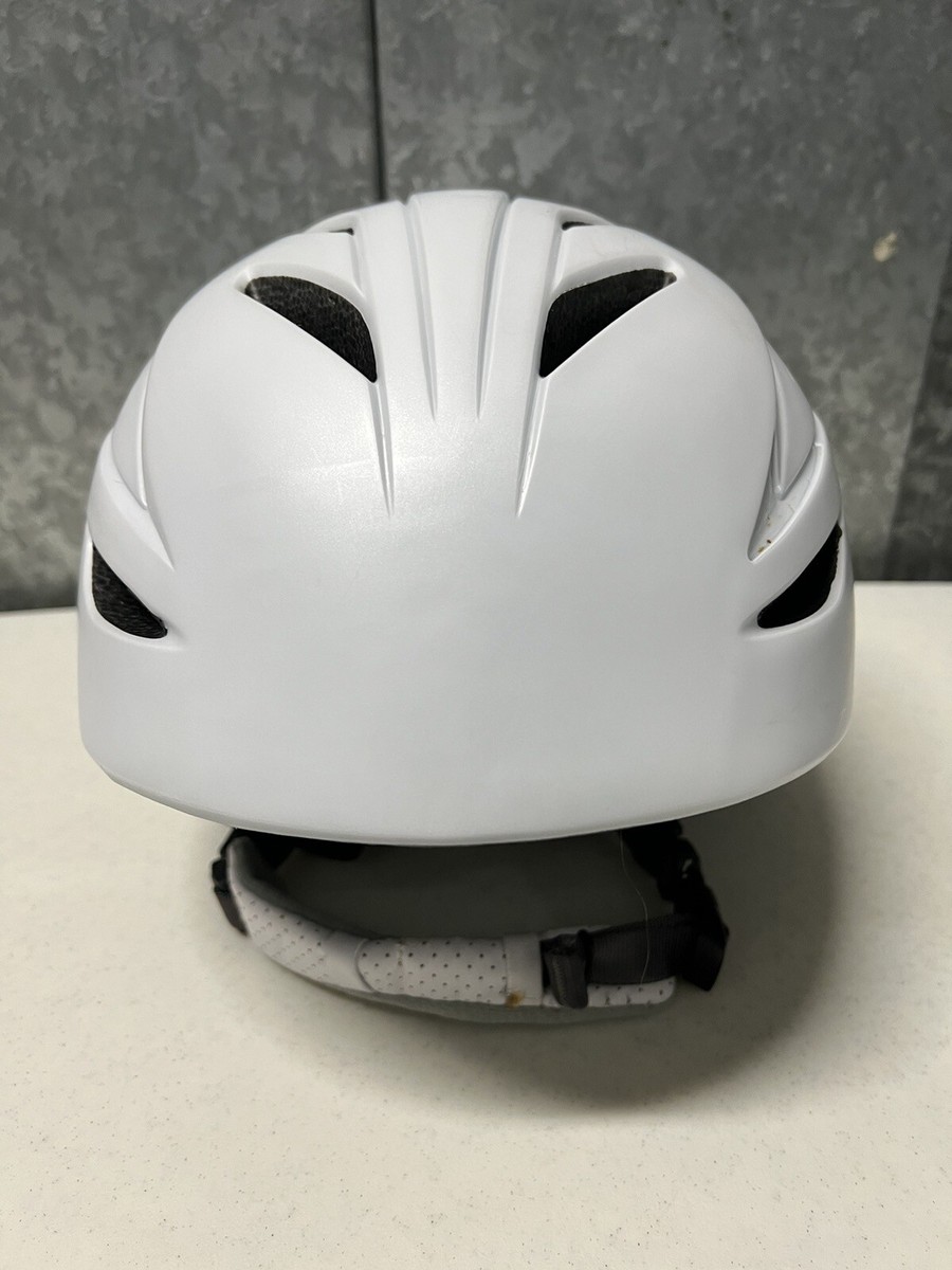 Giro G10 White Ski Snowboard Skate Adventure Helmet / size L