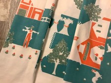 VINTAGE TABLECLOTH ROOSTER HEN SCARECROW 47/50”