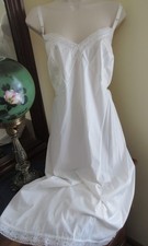 vtg VANITY FAIR 10-803 WHITE LACY silky feel NYLON full slip size 48 bust 52"