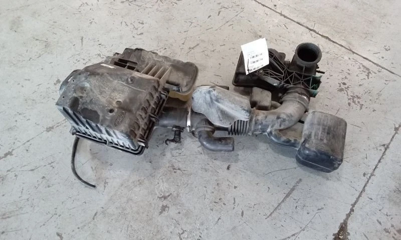 Purificador de aire Ford Expedition 2009-2010 5,4 L 3 V a 14/02/10 OEM Foto 2 de 4