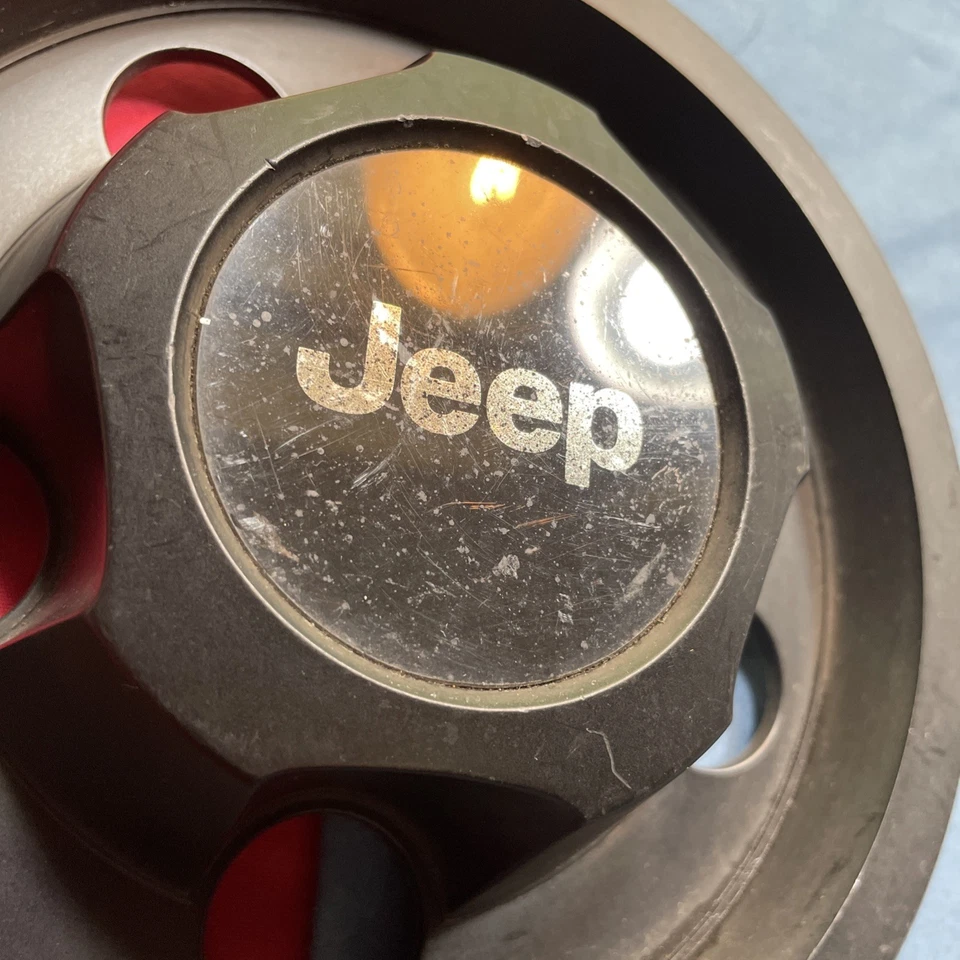 Tapacubos negra para Jeep Cherokee Wrangler Wagoneer OEM SF8952-000-153 Foto 3 de 4