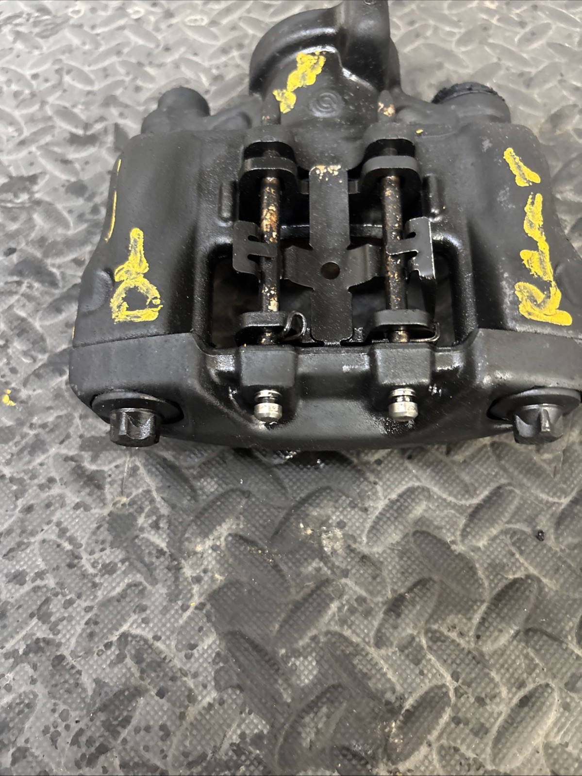McLaren 570S Rear Left Brake caliper P/N 13CA006CP