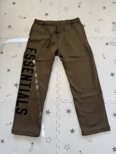 FEAR OF GOD ESSENTIALS FLEECE RELAXED SWEATPANT Brown ( XL )