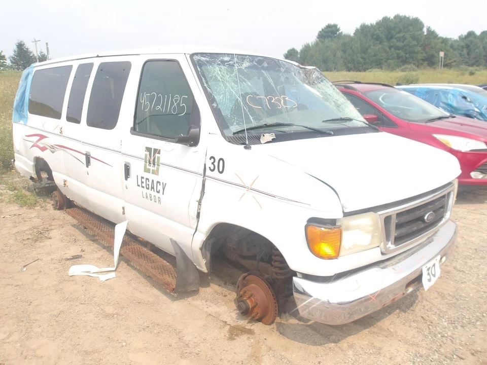 Used Right Rear Cargo Door Assembly Back fits: 2004 Ford Ford e350 van w/window Foto 2 de 4