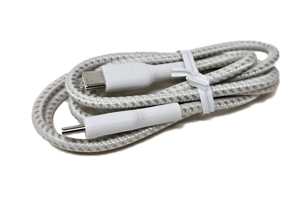 Cable Belkin USB-C, cable de carga trenzado Boost USB-C a USB-C, 1m/3,3 pies, blanco Foto 2 de 3